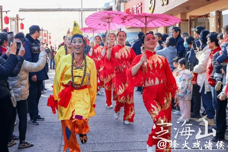 浙江舟山定海举行民间民俗巡游大会